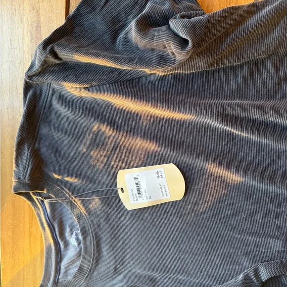 Tommy Bahama Men's Short Sleeve Performance Shirt - Black & White Pattern - Picture 4 of 4